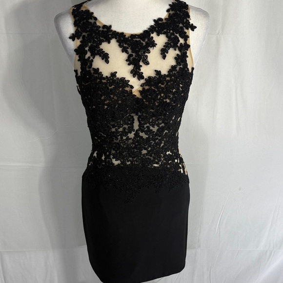 Madison James Black Lace Illusion Mini Dress Sz 8 - Picture 2 of 10